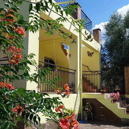 Maison Pelops 아파트